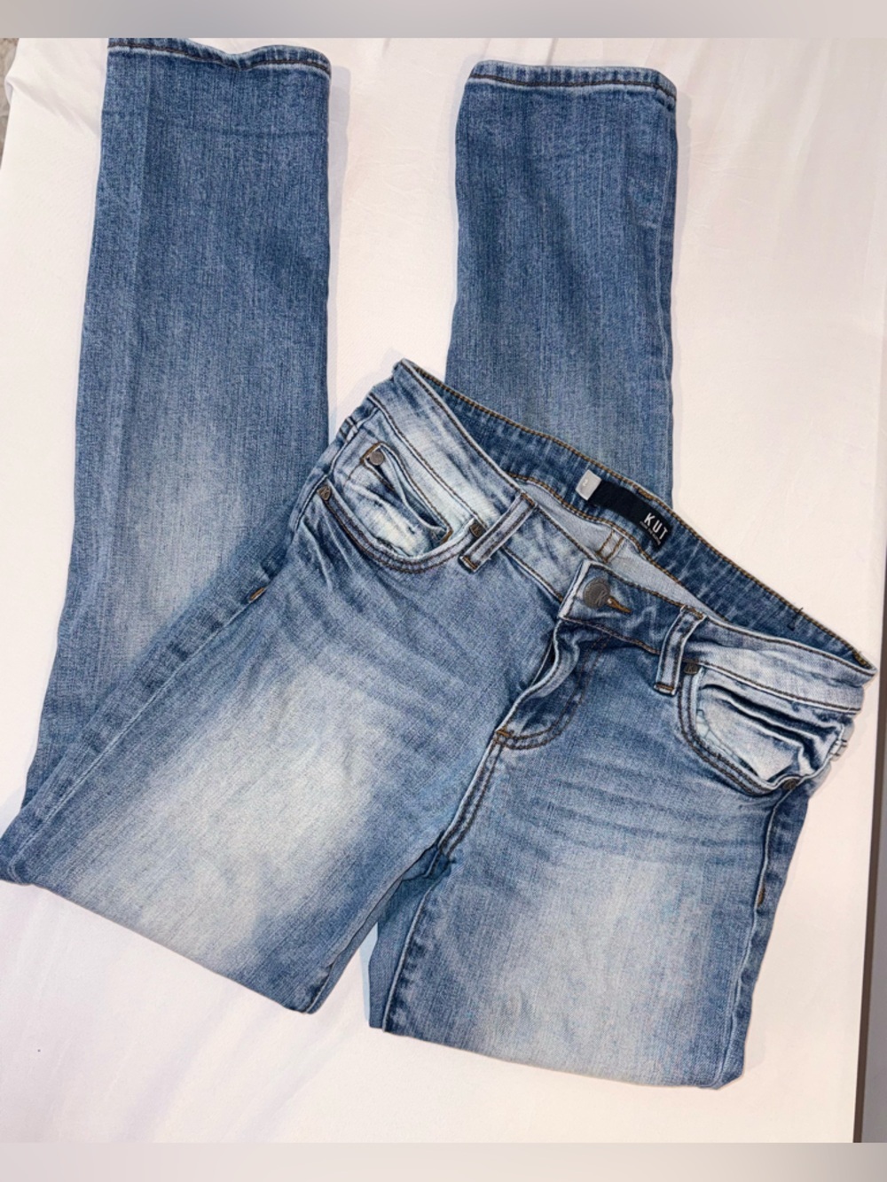 Kut from the Kloth Light Blue Denim Catherine Boyfriend Distressed Jeans size 2